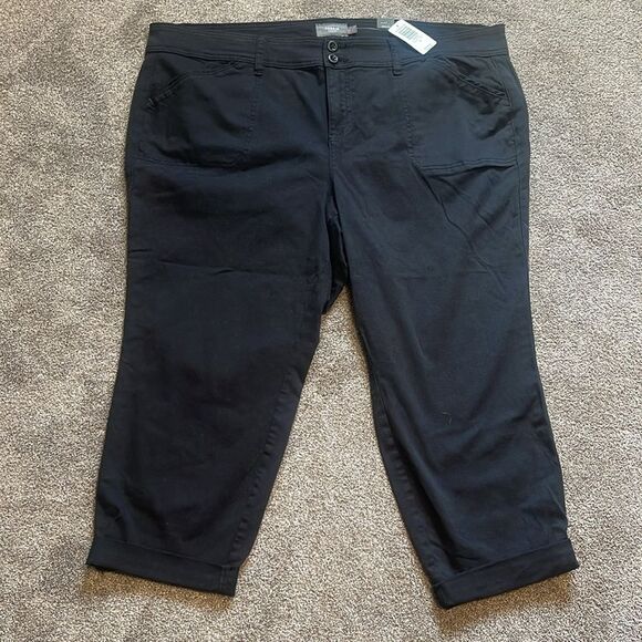NWT Torrid Feel The Fit Black Twill Aviator Crop Pants, Plus Size 26 NEW - Picture 2 of 15